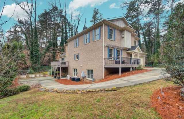 2425 Flair Knoll Drive NE Gallery 3