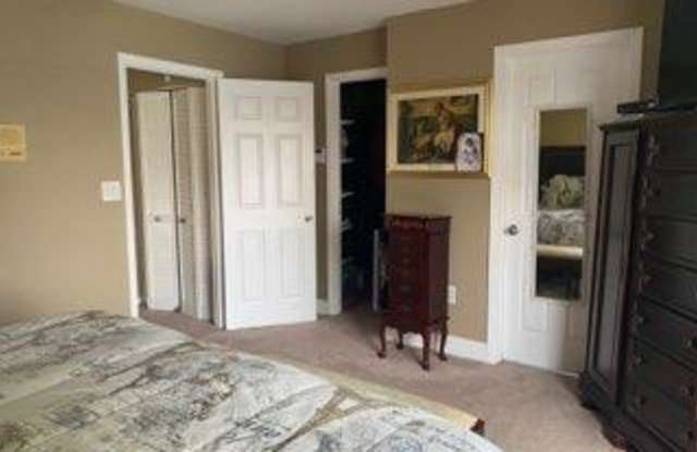 20020 NE 6th Ct Circle Gallery 4