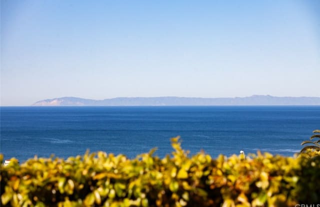 445 Hilledge Drive - 445 Hilledge Drive, Laguna Beach, CA 92651