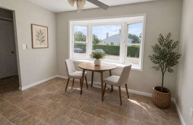 Townhouse - 2 bed + 2.5 bathrooms Gallery 4
