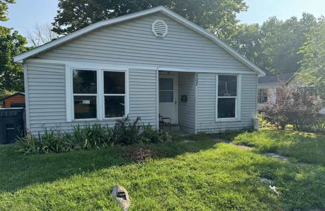 207 Hamilton Street - 207 Hamilton Street, Pekin, IL 61554