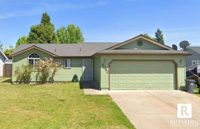 Light & Bright 2 Bed/2 Bath Home Available in White City! photos photos