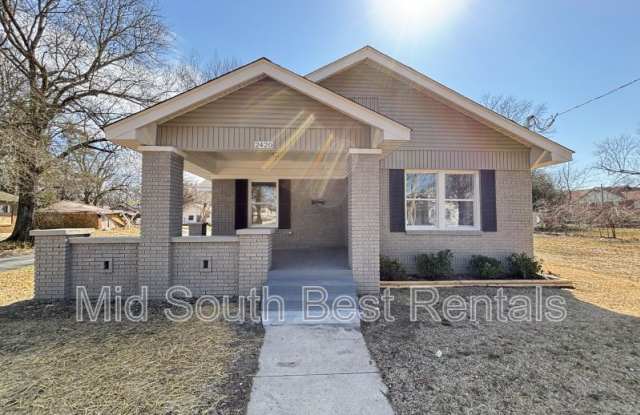 2420 E 2nd St photos photos