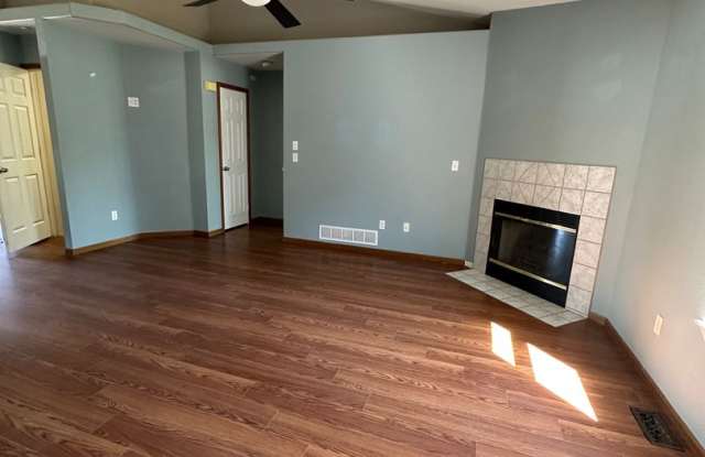 Spacious 5 Bedroom 3 Bath Home photos photos
