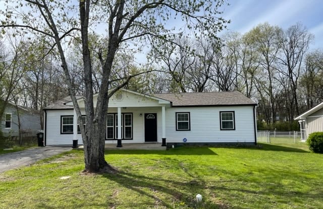 208 Robert E Lee Street - 208 Robert E Lee Street, Fort Oglethorpe, GA 30742
