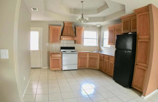 805 W Bronze Dr - 805 West Bronze Drive, Pharr, TX 78577