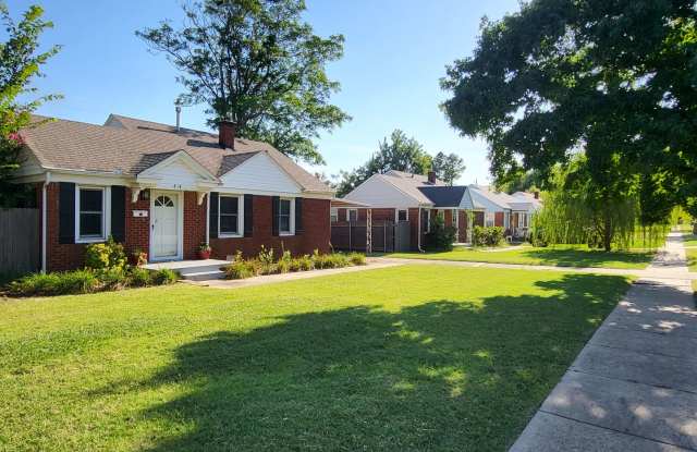 Remodeled 2 bedroom, 1 bathroom house in Capitol View neighborhood Edmond, OK with washer and dryer provided Gallery 1