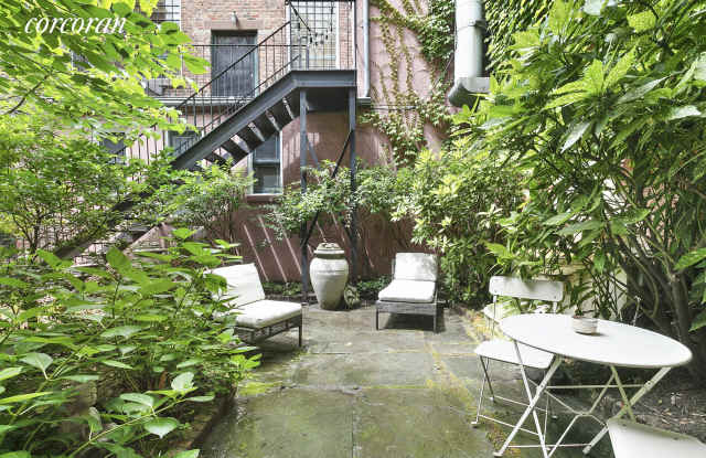 19 Perry Street - 19 Perry Street, New York City, NY 10014