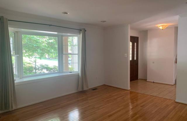 2211 GOLDENTREE Way Gallery 4