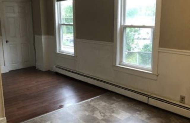 524 Water Street - 4 Gallery 3