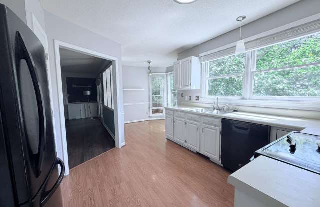 100 Drywood Place Gallery 3