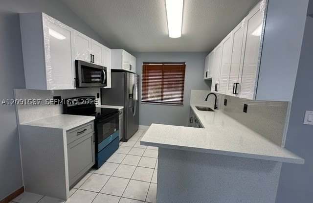 8015 Lake Dr Gallery 2