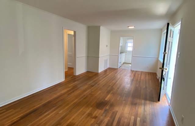 Three Beds, One Bath in Highland Springs. Available in October. Gallery 4