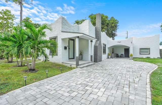 727 S Fernwood Drive S photos photos
