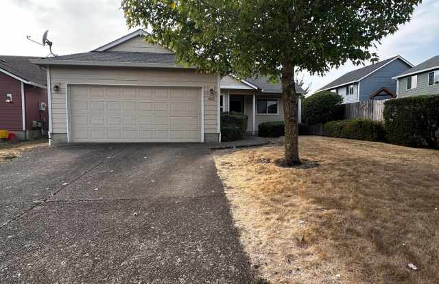 COMING SOON 4 Bedroom 2 Bath Single Family House - 822 South Monmouth Avenue, Monmouth, OR 97361