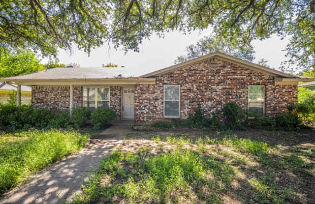 1247 Willow Wood - 1247 Willow Wood Street, Cleburne, TX 76033