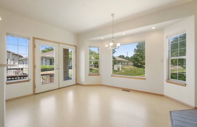 1450 Racquet Way Gallery 4