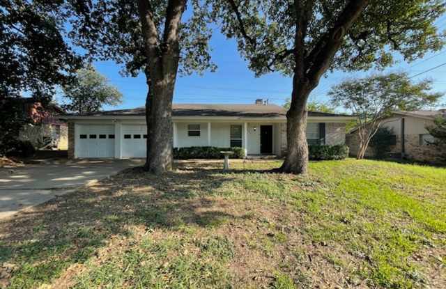 604 Tumbleweed - 604 Tumbleweed Drive, Hurst, TX 76054