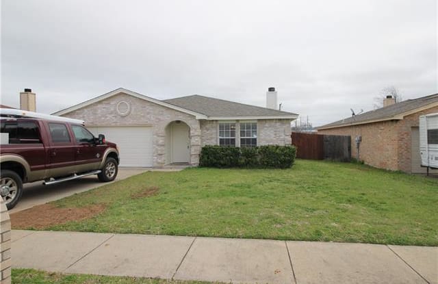 856 Mccully Street - 856 Mccully Street, White Settlement, TX 76108
