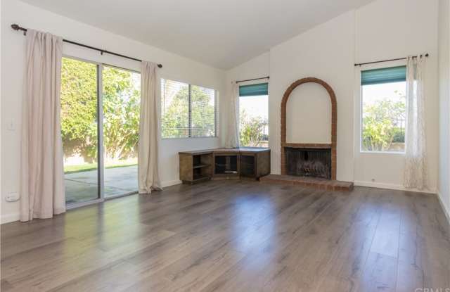 21912 Camargo Gallery 2