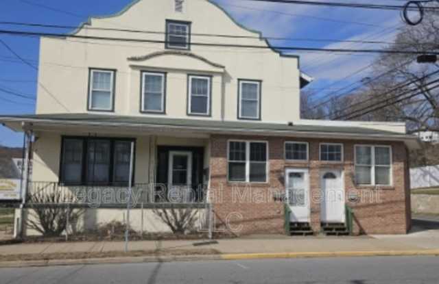 281 East Main Street - APT 5 Gallery 1