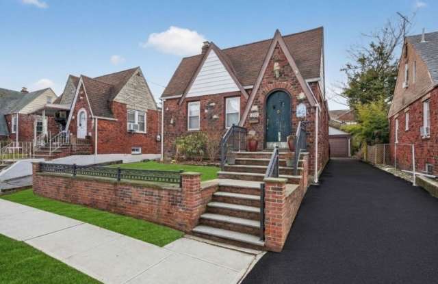 2096 Lentz Ave photos photos