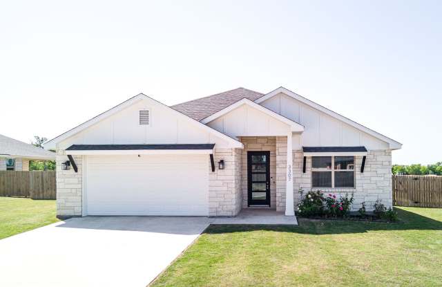 $500 Off First Months Rent!!! photos photos