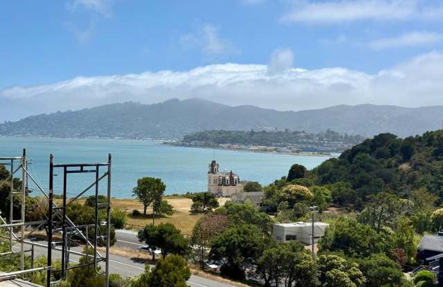 BEAUTIFULLY UPDATED TWO BED / ONE BATH TIBURON CONDO WITH PANORAMIC VIEWS photos photos