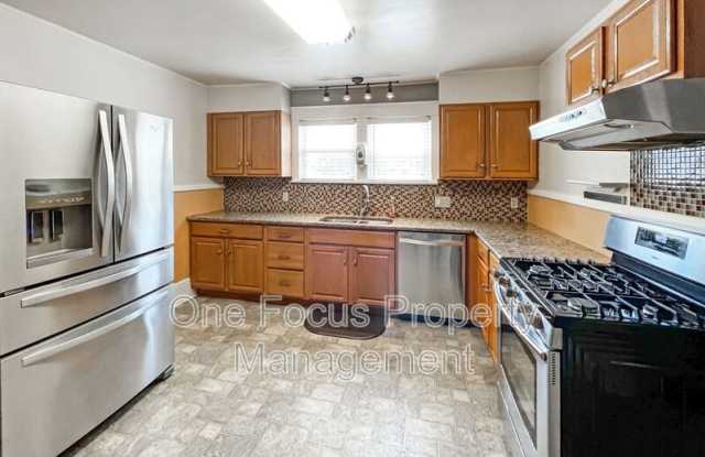 716 7th Ave photos photos