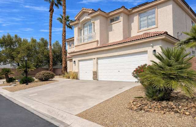 Northwest Valley 6 bdr  4400 sq ft  with RV parking, pool, covered patio -  all on a 1/2 acre lot! photos photos