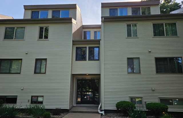 2 Bedroom Condo in Colony West - Available August photos photos