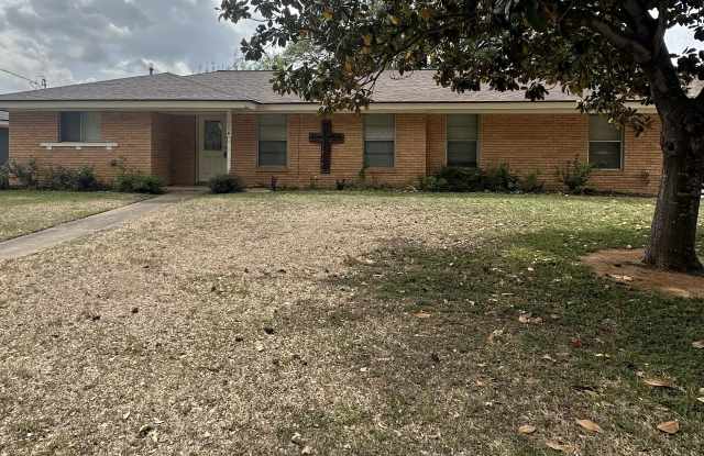 1206 Tom Dee Street - 1206 Tom Dee Street, Brenham, TX 77833