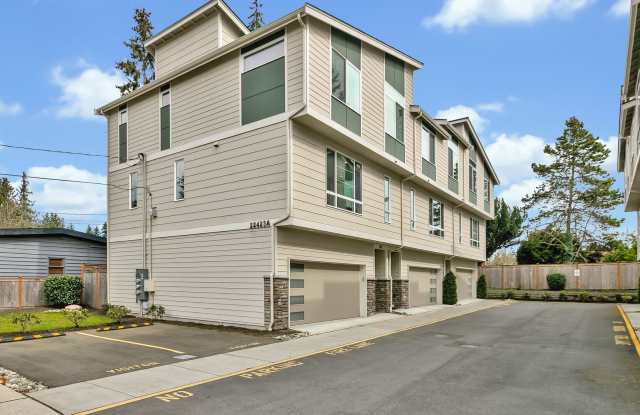 3bed/2.5 Bath Modern Comfort Meets Elegant Design Gallery 3