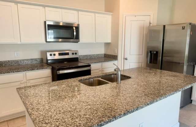 2257 LITCHFIELD Loop Gallery 4