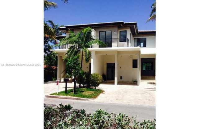 472 FERNWOOD DR - 472 Fernwood Road, Key Biscayne, FL 33149