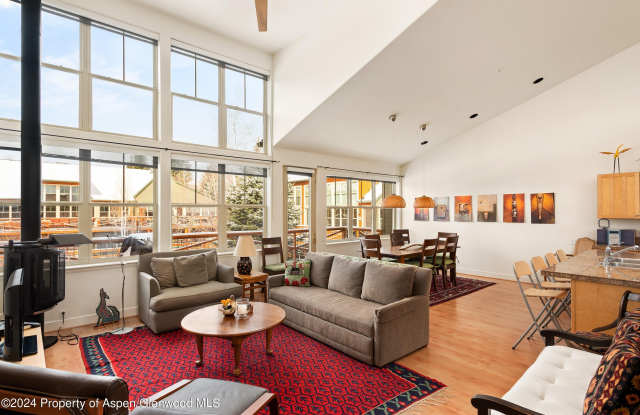 546 Evans Court Gallery 2
