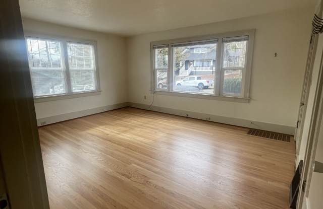 934 Northeast 5th Avenue - 2 Gallery 3