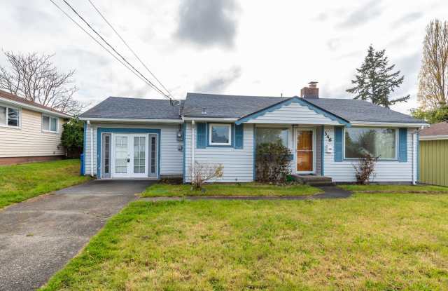 2 Bedroom Pet Friendly Rambler in Town photos photos