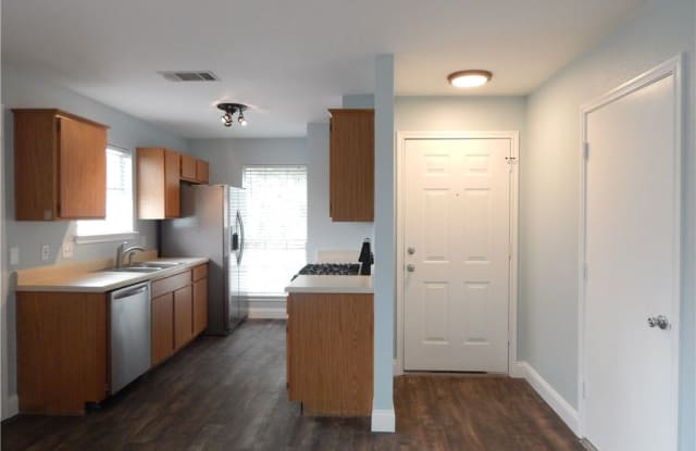 1611 Lantern Light Dr - 1611 Lantern Light Drive, Round Rock, TX 78681