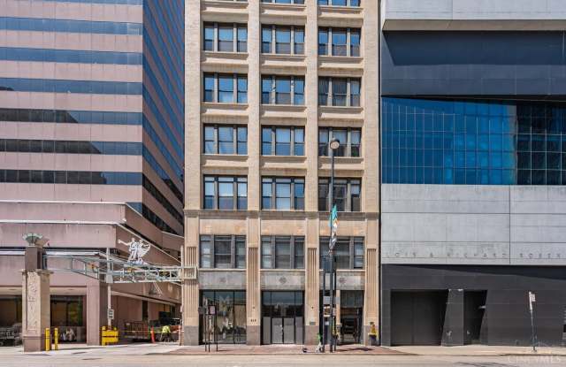 26 E Sixth Street unit: 802 photos photos