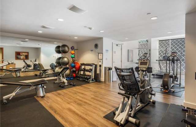 909 5th Ave photos photos