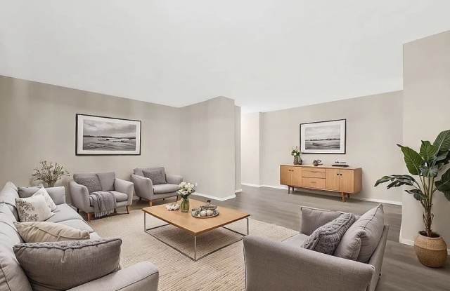 568 Grand St Apt J602 Gallery 1