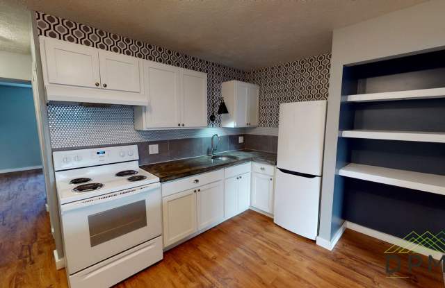 326 East Hillsdale Gallery 1