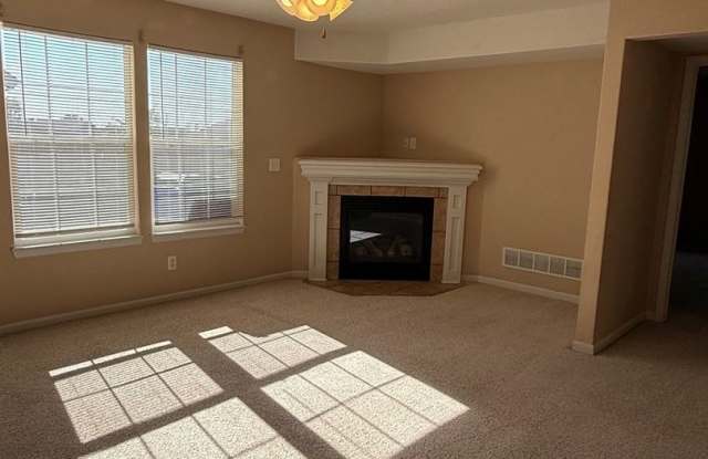 Spacious 3-Bedroom Duplex in Junction City's North Park Area! Gallery 3