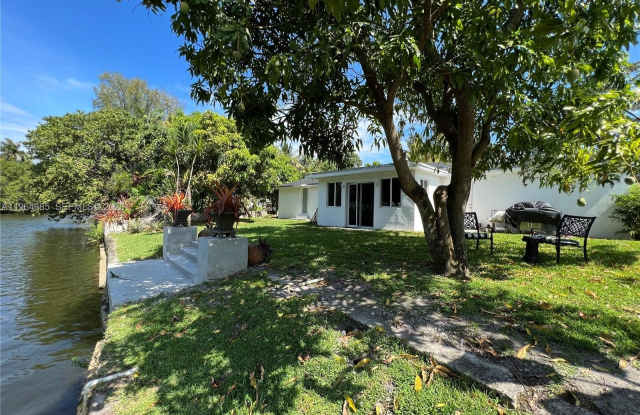 8410 NE 2nd Ct photos photos