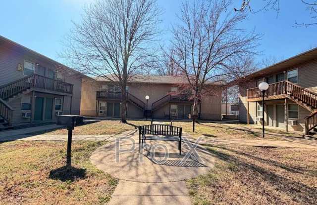 928 N Goetz Blvd photos photos