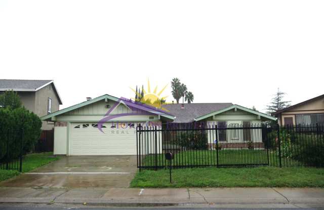 Spacious 4 Bed 2 Bath 1,575 sqft Lincoln Village Home - 3214 Pegasus Way, Rancho Cordova, CA 95827