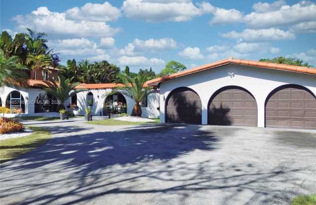 7925 SW 124th St photos photos