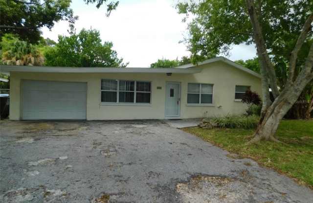 503 12TH STREET NW - 503 12th Street Northwest, Largo, FL 33770