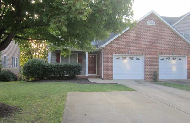 2040 STONELEIGH DR Gallery 3